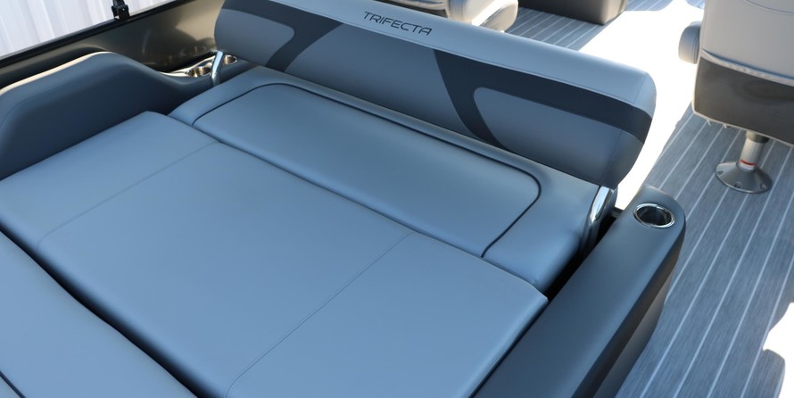 60 x 16 tri-toon passenger vessel