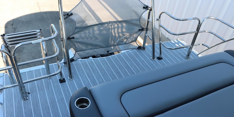 60 x 16 tri-toon passenger vessel