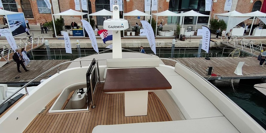 Monachus yachts M70 Fly