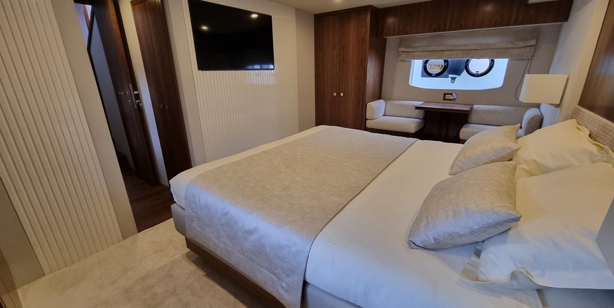 Monachus yachts M70 Fly