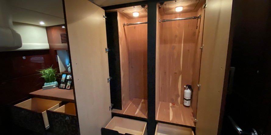 Sea Ray 47 Sedan Bridge