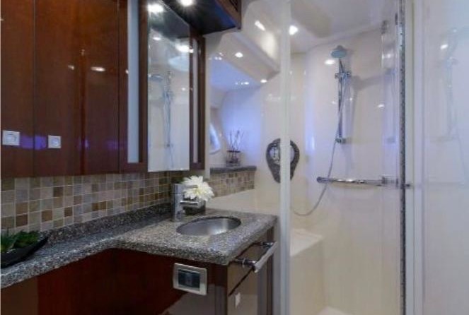 Sea Ray 47 Sedan Bridge