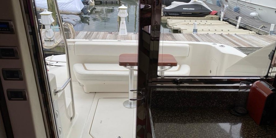 Sea Ray 47 Sedan Bridge