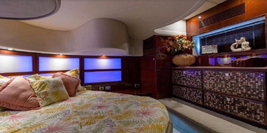 Sea Ray 47 Sedan Bridge