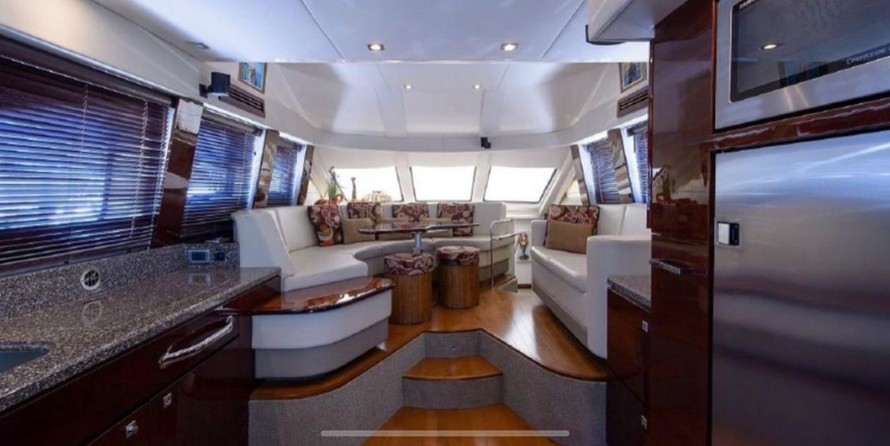 Sea Ray 47 Sedan Bridge