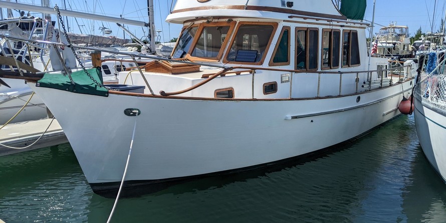 Marine Trader Double Cabin