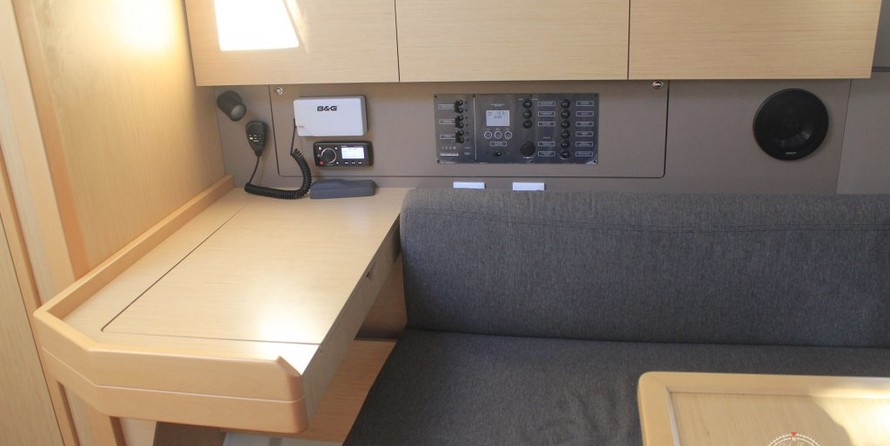 Beneteau Oceanis 38.1