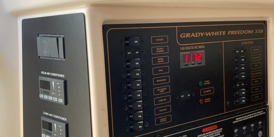 Grady-White Freedom 335