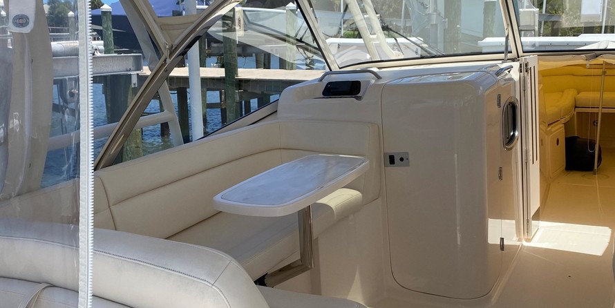 Grady-White Freedom 335