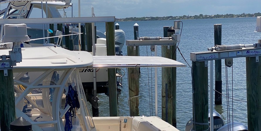 Grady-White Freedom 335