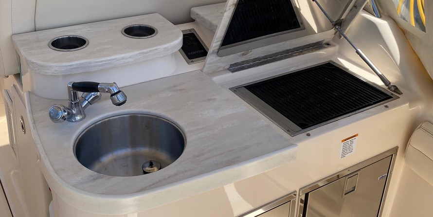 Grady-White Freedom 335