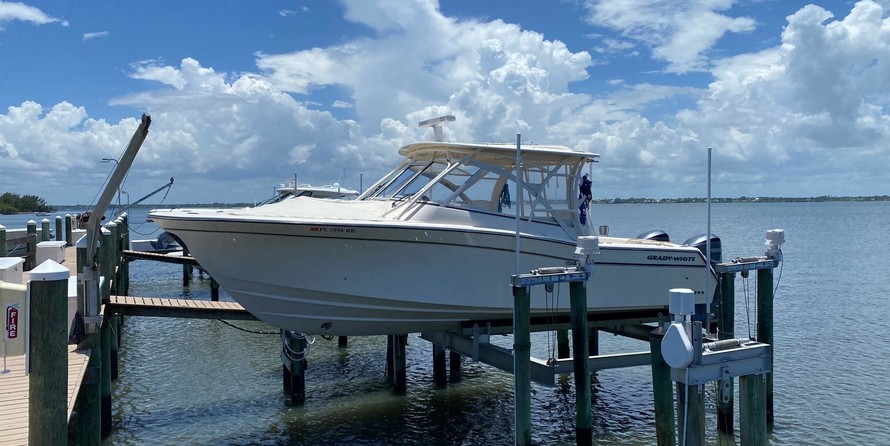 Grady-White Freedom 335