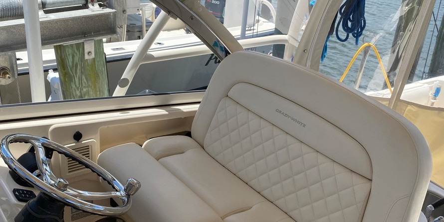 Grady-White Freedom 335