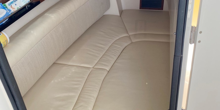 Grady-White Freedom 335