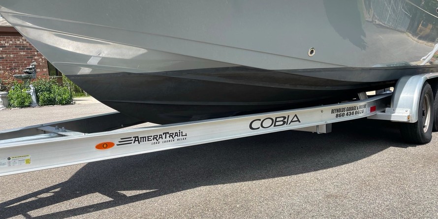 Cobia 217 center console