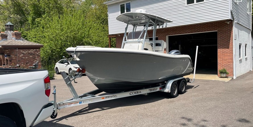 Cobia 217 center console