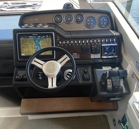 Sea Ray Sundancer 350 Coupe