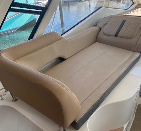 Sea Ray Sundancer 350 Coupe