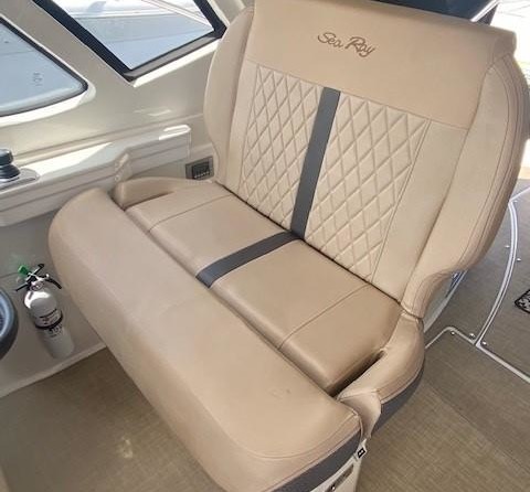 Sea Ray Sundancer 350 Coupe