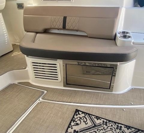 Sea Ray Sundancer 350 Coupe
