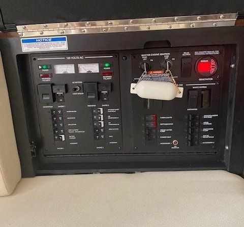 Sea Ray Sundancer 350 Coupe