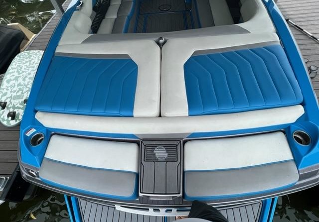 Malibu Wakesetter 25 LSV