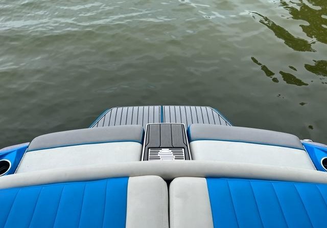 Malibu Wakesetter 25 LSV