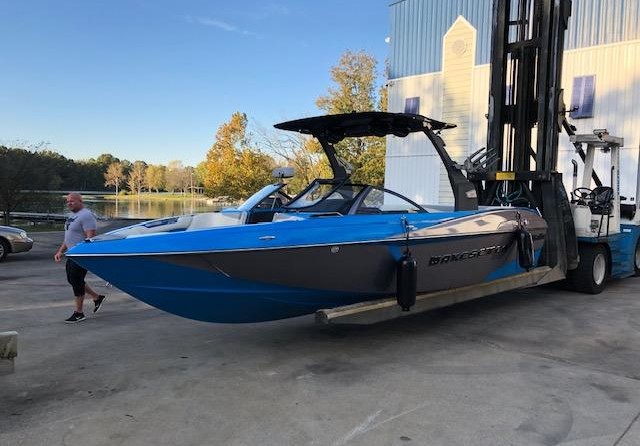 Malibu Wakesetter 25 LSV