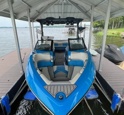 Malibu Wakesetter 25 LSV
