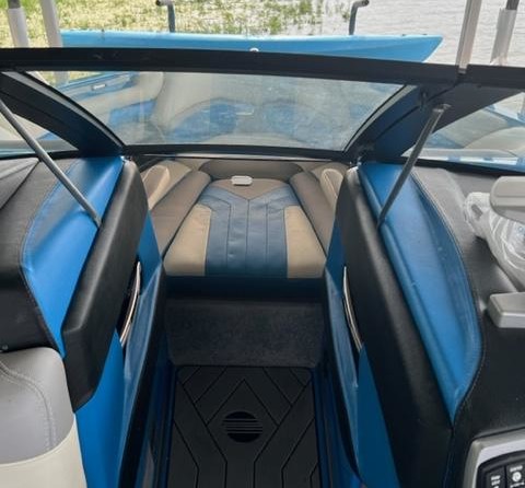 Malibu Wakesetter 25 LSV