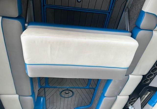 Malibu Wakesetter 25 LSV