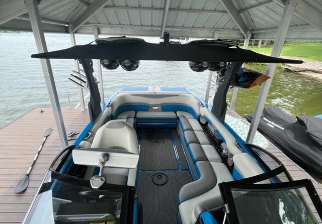 Malibu Wakesetter 25 LSV