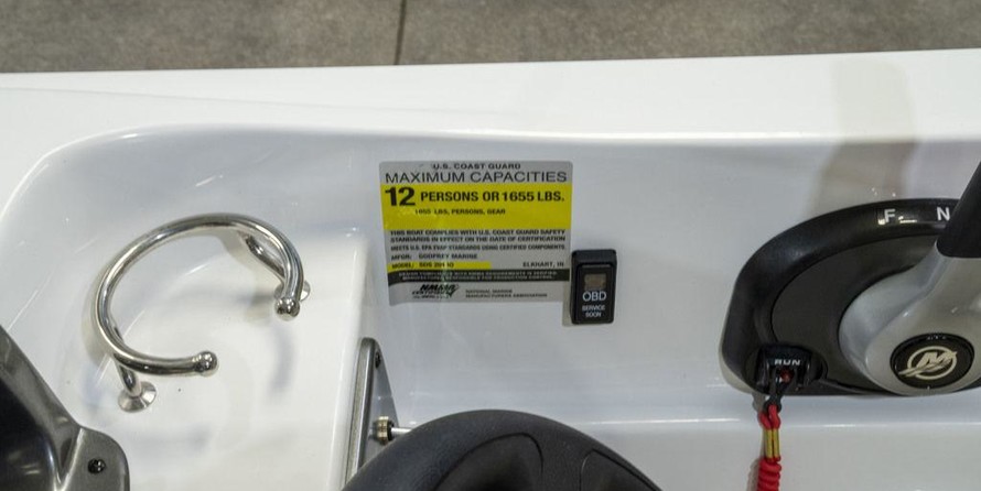 Hurricane 201 sundeck sport