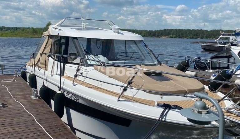 Jeanneau 885 Merry Fisher