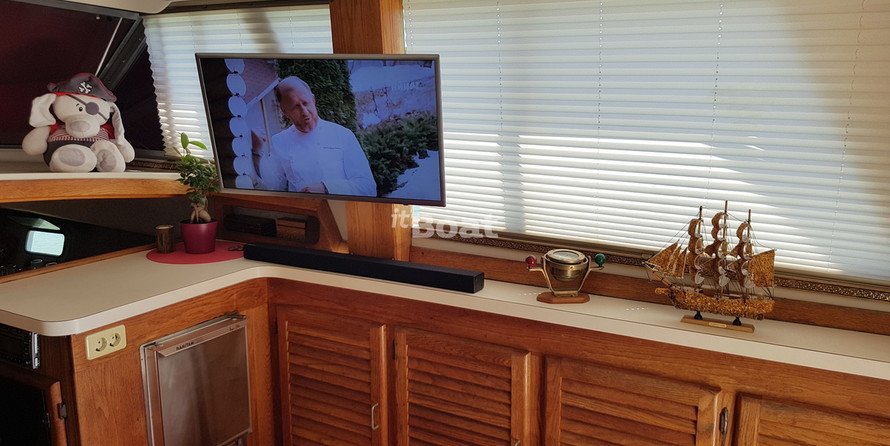 Silverton 35 Motor Yacht