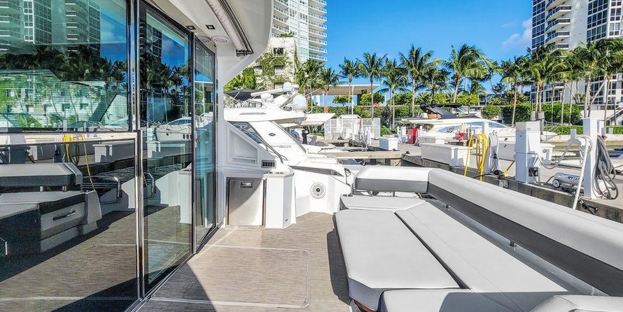 Cruisers Yachts 50 Cantius