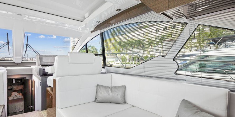 Cruisers Yachts 50 Cantius