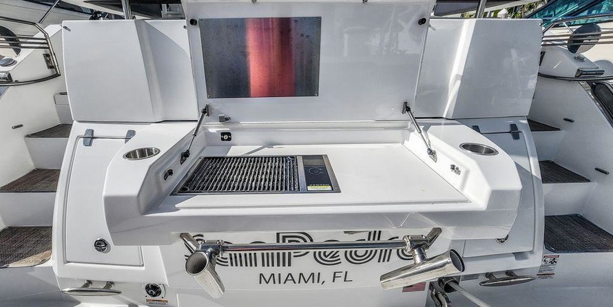 Cruisers Yachts 50 Cantius