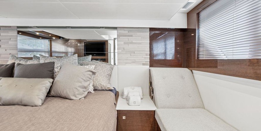 Cruisers Yachts 50 Cantius