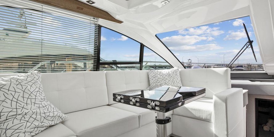 Cruisers Yachts 50 Cantius