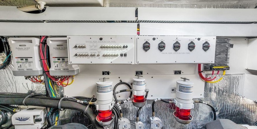 Cruisers Yachts 50 Cantius