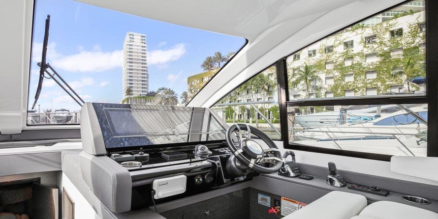 Cruisers Yachts 50 Cantius