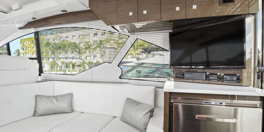 Cruisers Yachts 50 Cantius