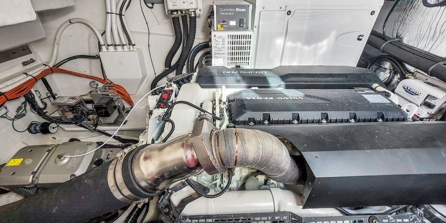 Cruisers Yachts 50 Cantius