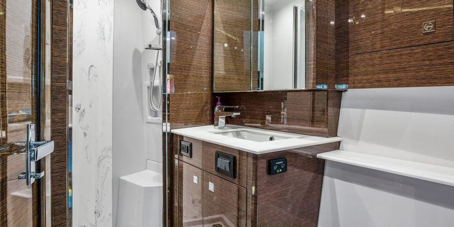 Cruisers Yachts 50 Cantius