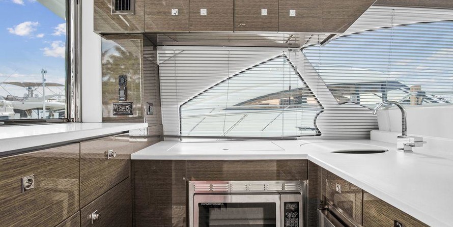 Cruisers Yachts 50 Cantius