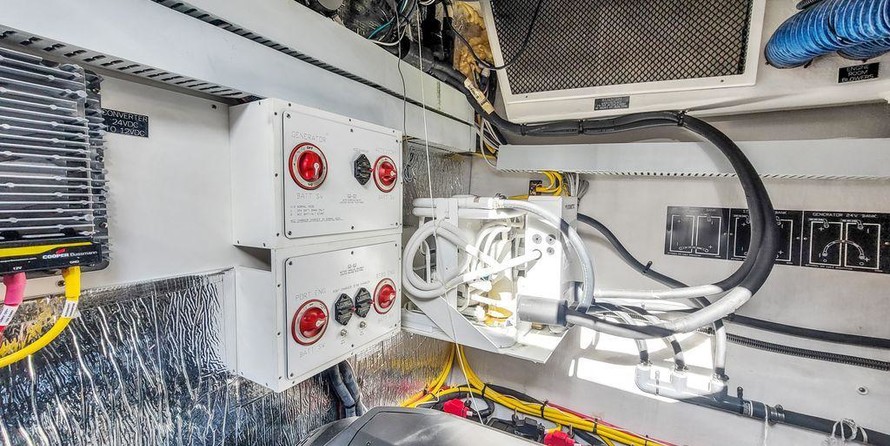 Cruisers Yachts 50 Cantius