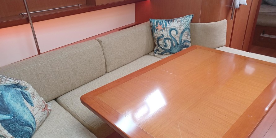 Beneteau Oceanis 40