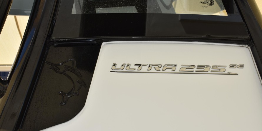 Sea Ray hunt ultra 211