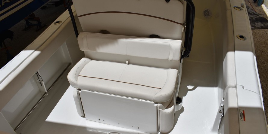 Sea Ray hunt ultra 211